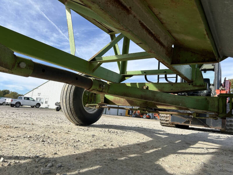 2026 Parker 2600 Gravity Wagon