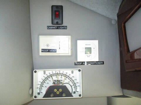 2004 Ford E-Series E-250 SD