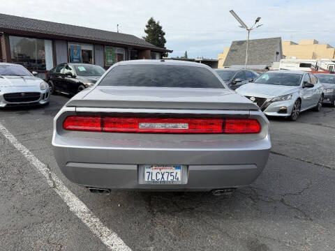 2014 Dodge Challenger SXT