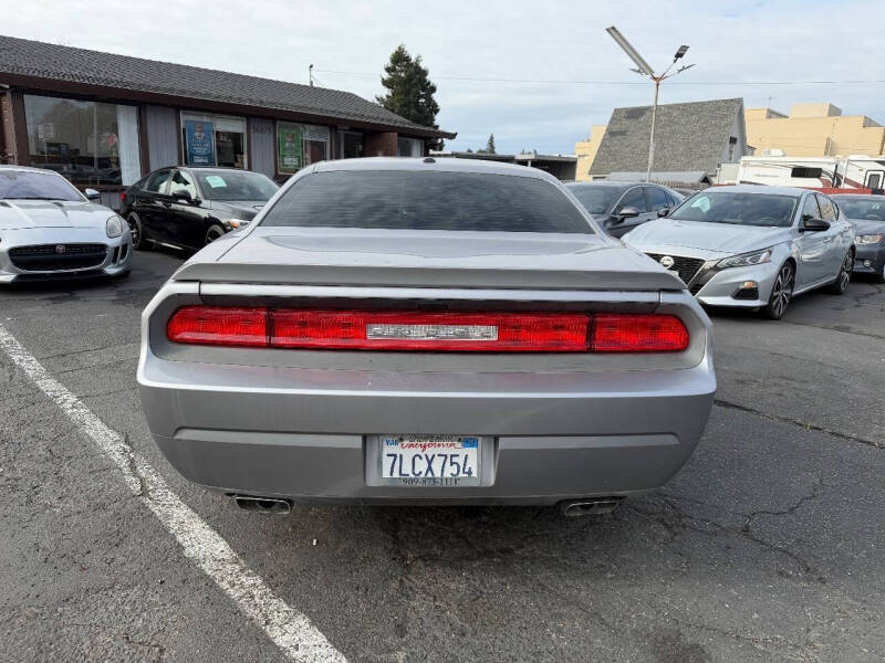 2014 Dodge Challenger SXT