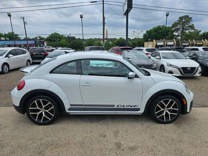 2016 Volkswagen Beetle 1.8T Dune