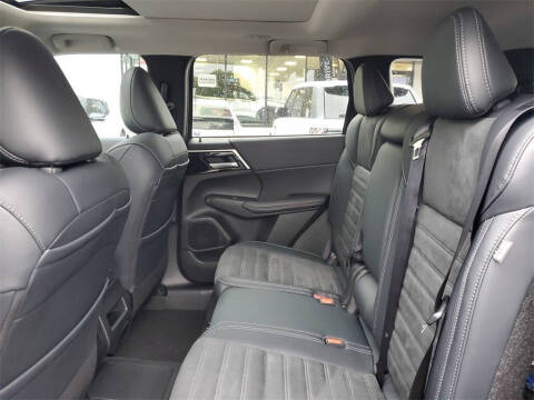 2025 Mitsubishi Outlander PHEV SE