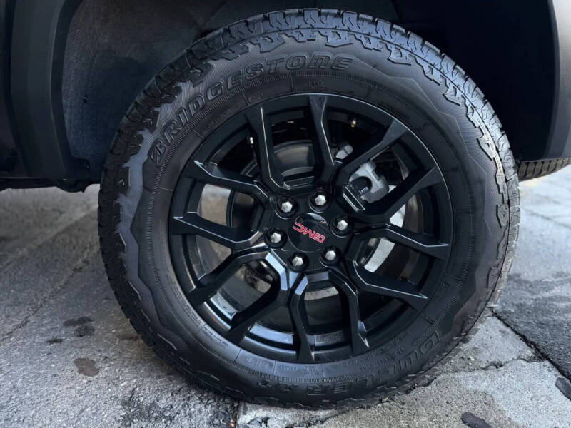 2023 GMC Canyon Denali