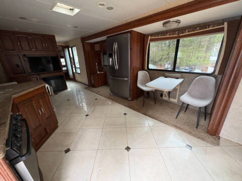 2012 FORD F53 Forrest River
