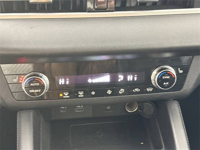 2024 Mitsubishi Outlander SE Black Edition