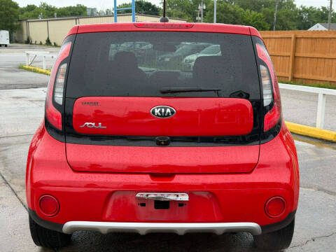 2017 Kia Soul +