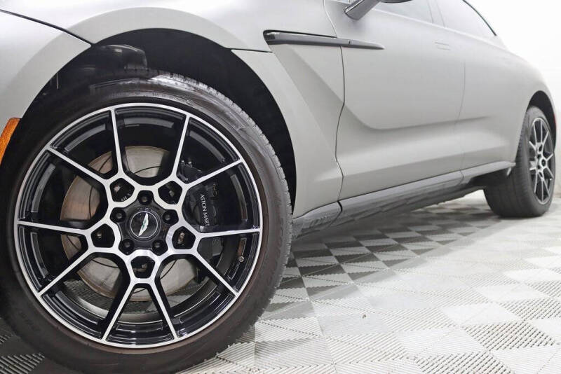 2021 Aston Martin DBX