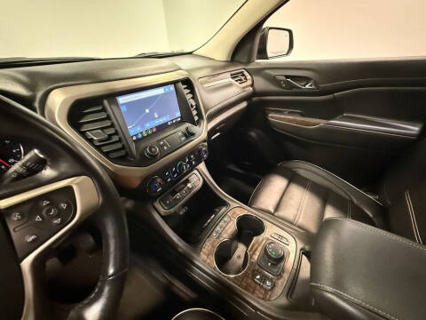 2022 GMC Acadia Denali