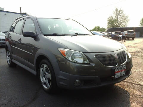 2005 Pontiac Vibe for sale at Auto Outpost-North, Inc. in McHenry IL