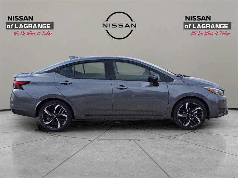 2025 Nissan Versa SR