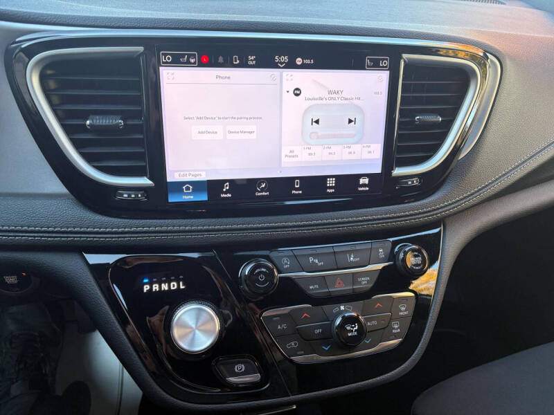 2024 Chrysler Pacifica Touring