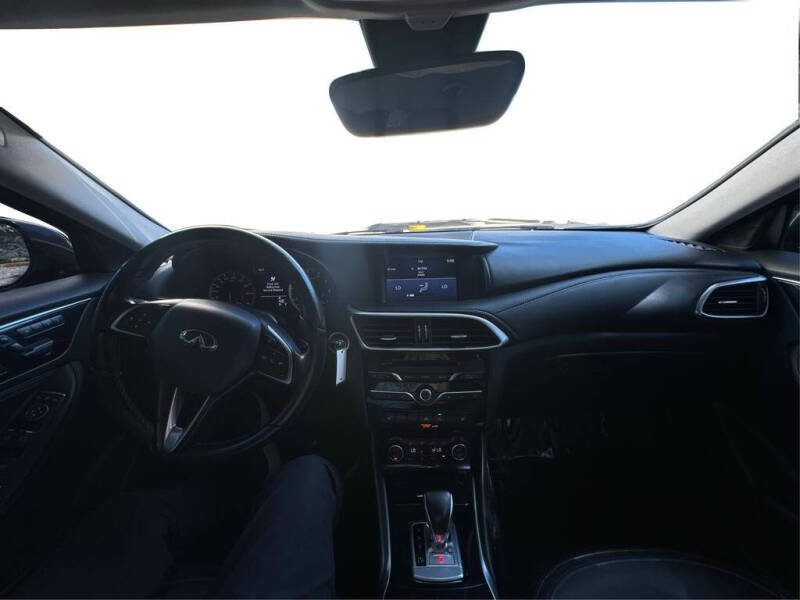 2018 Infiniti QX30 Luxury