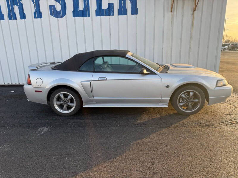 2004 Ford Mustang GT Deluxe
