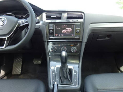 2021 Volkswagen Golf GTI SE