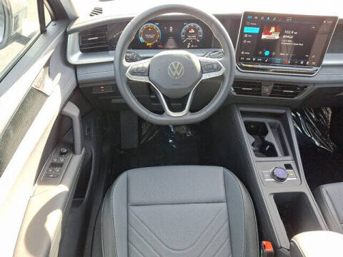 2025 Volkswagen Tiguan SE 4Motion