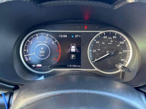 2021 Nissan Versa SR