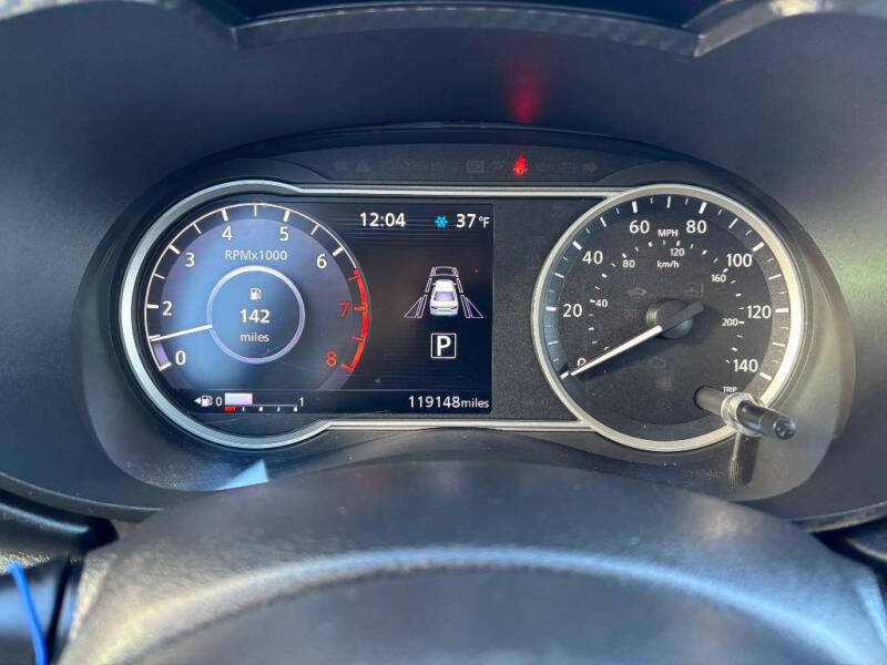 2021 Nissan Versa SR