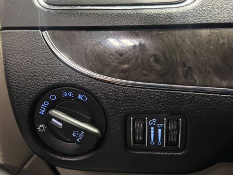 2015 Chrysler Town and Country Touring-L