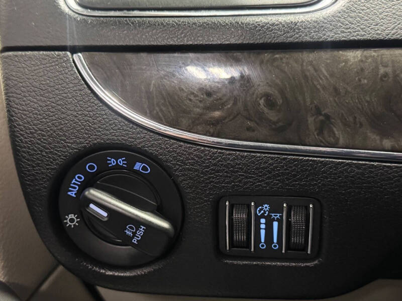 2015 Chrysler Town and Country Touring-L