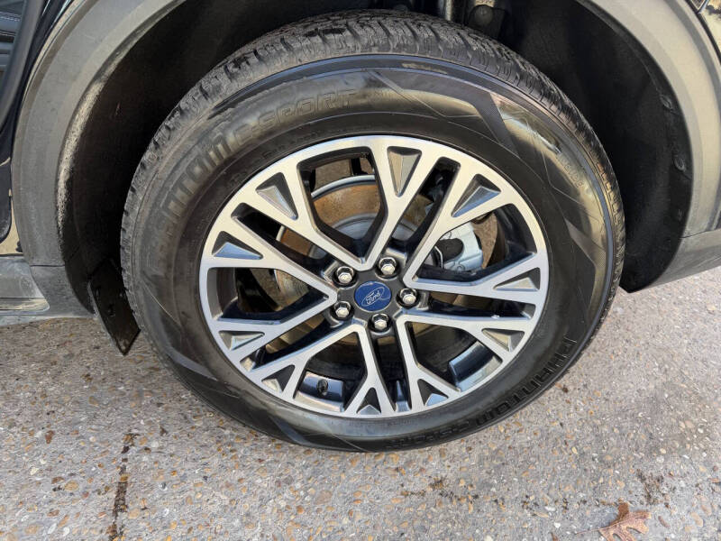 2020 Ford Escape SEL