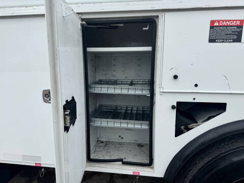2013 Freightliner M2 106