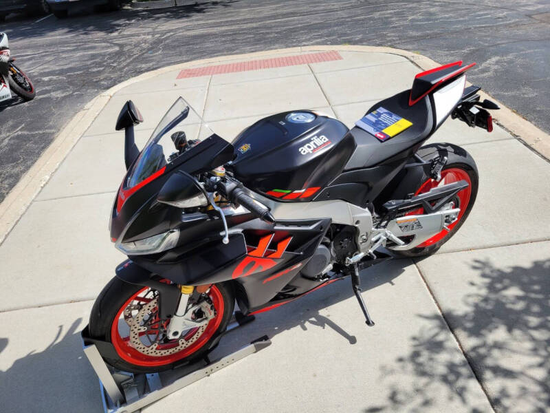 2023 Aprilia RSV4