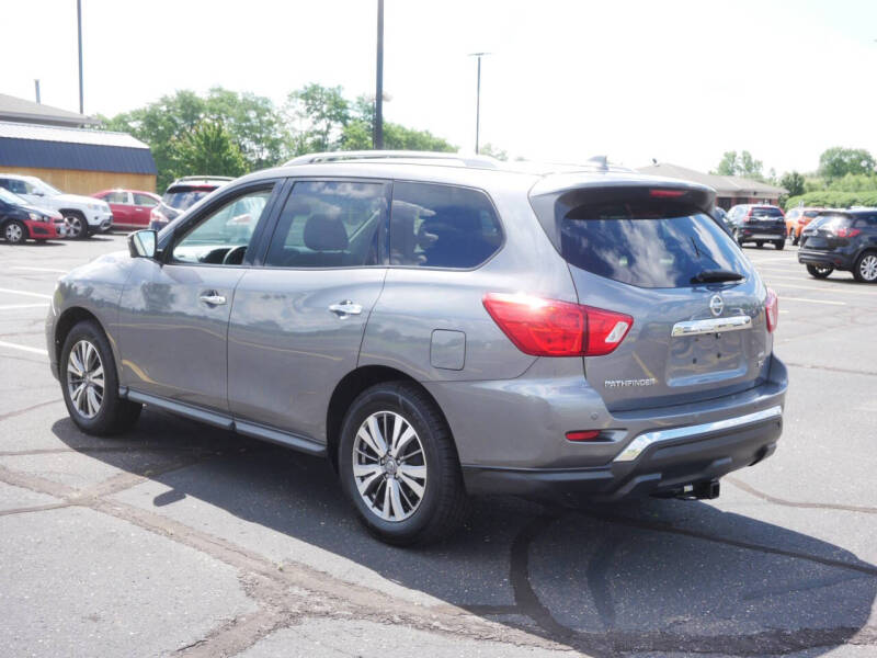 2020 Nissan Pathfinder SL