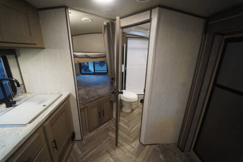 2021 Cruiser RV shadow  Cruiser