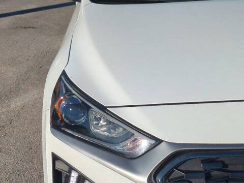 2022 Hyundai Ioniq Hybrid SE