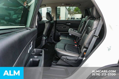 2024 Nissan Pathfinder SL