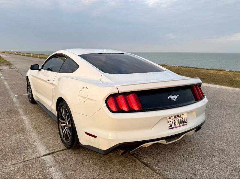 2017 Ford Mustang EcoBoost Premium