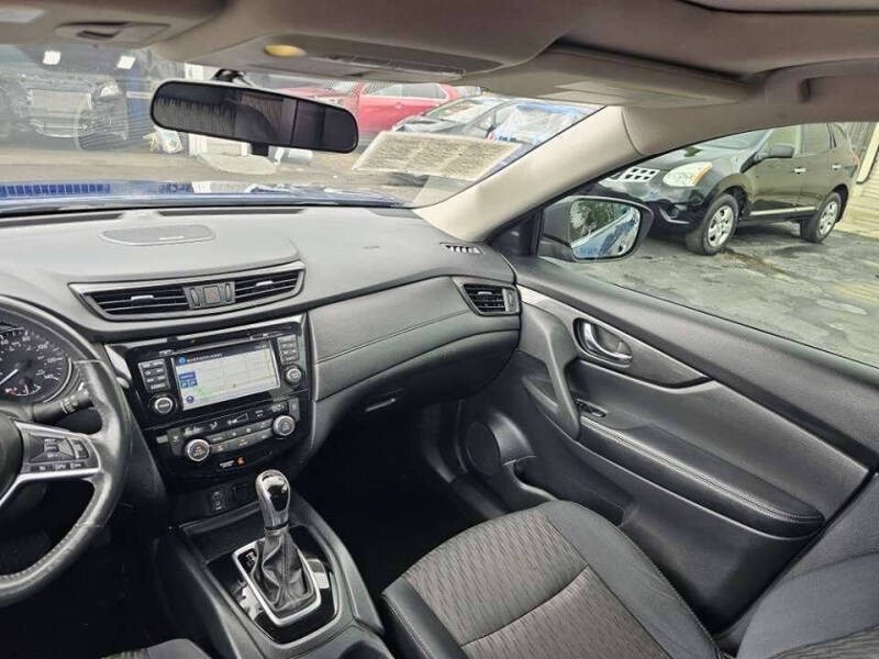 2017 Nissan Rogue SV