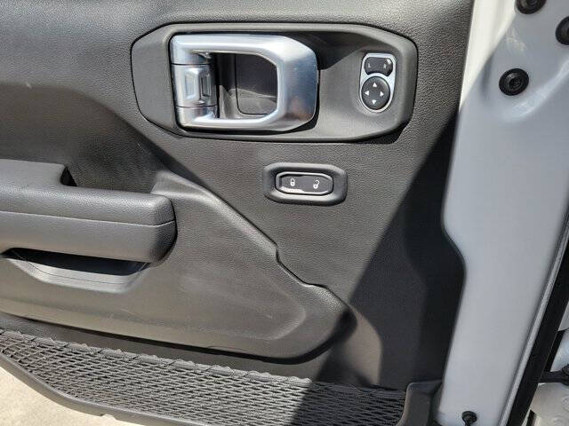 2025 Jeep Gladiator NightHawk