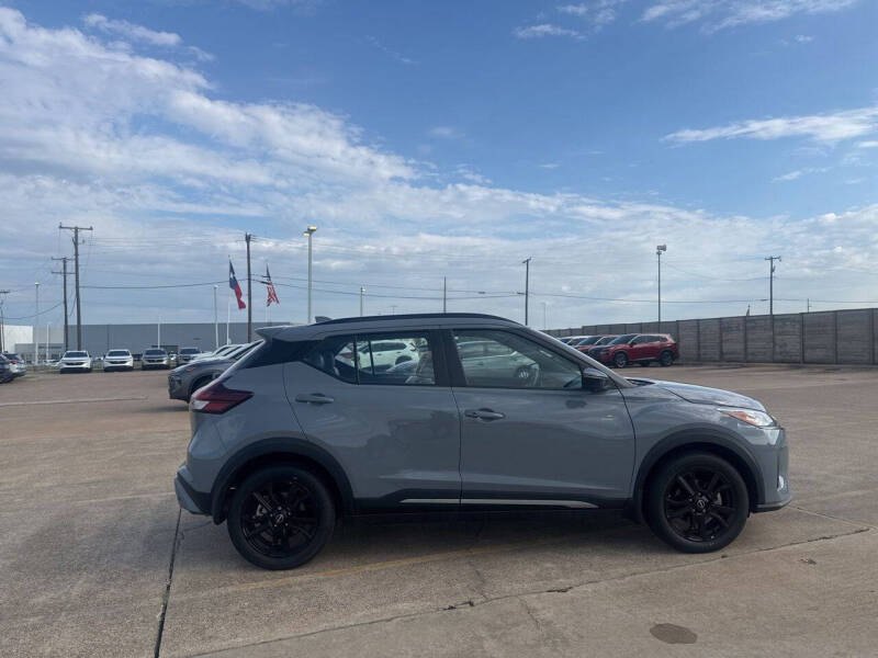 2024 Nissan Kicks SR