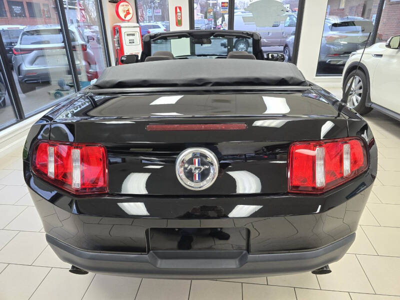 2012 Ford Mustang V6