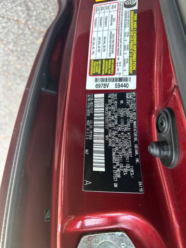 2011 Toyota Sienna LE 7-Passenger Auto Access Seat