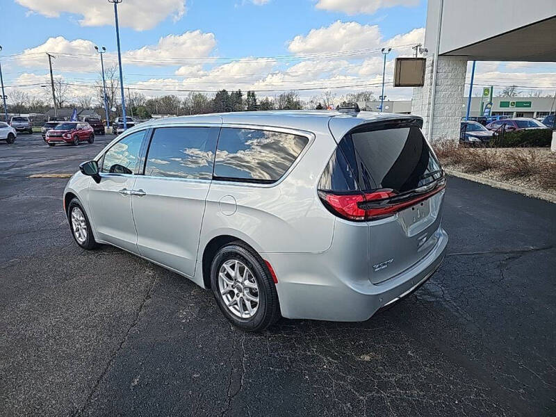 2024 Chrysler Pacifica Touring L