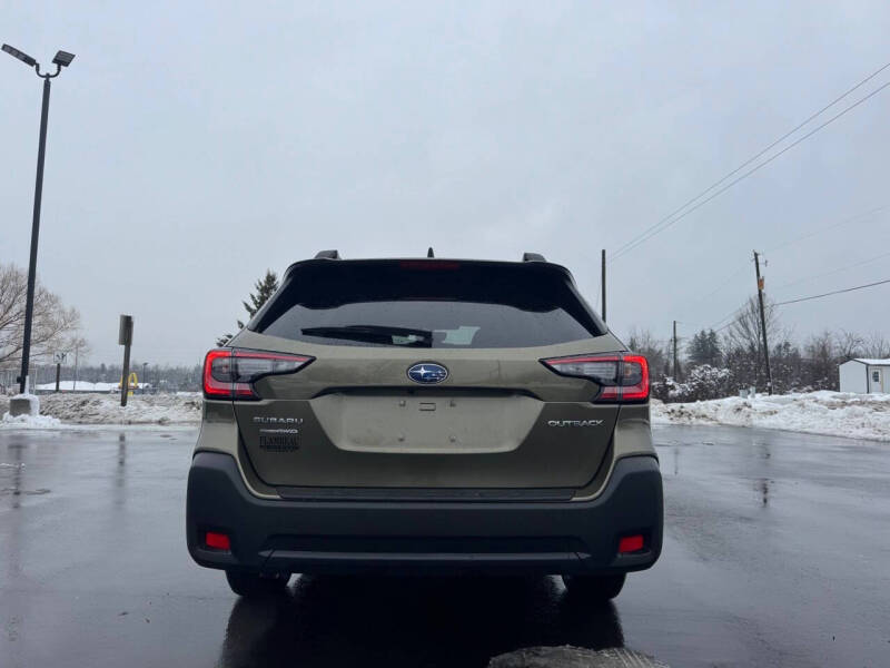 2025 Subaru Outback Premium