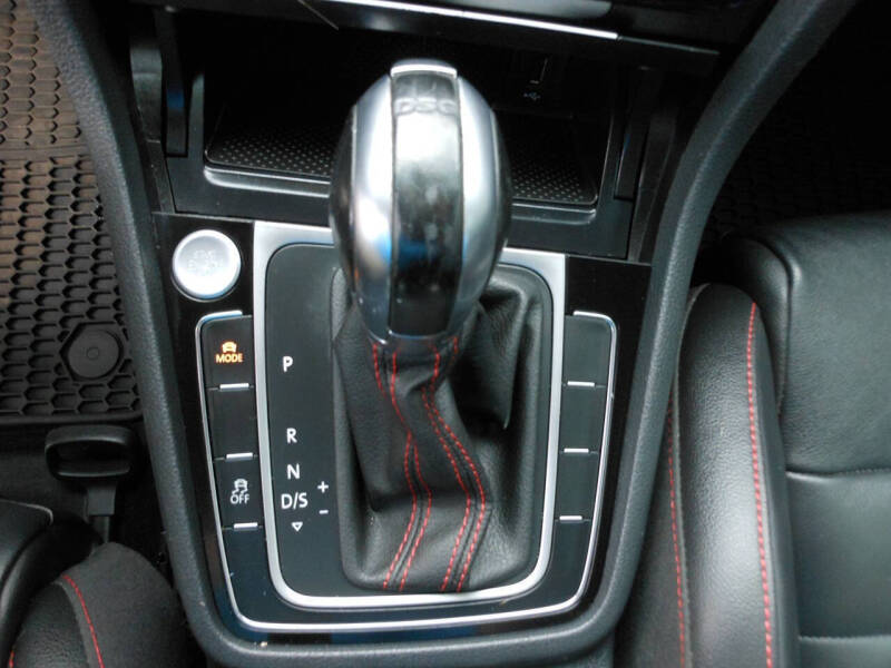 2017 Volkswagen Golf GTI SE