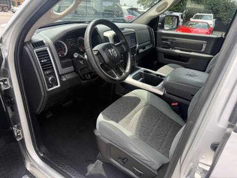 2017 RAM 1500 SLT