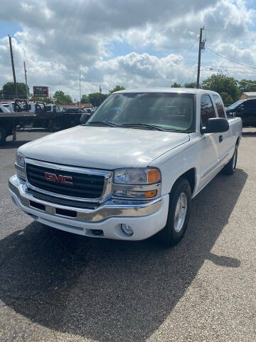 2004 GMC Sierra 1500 for sale at Gator's Auto Sales in Garland TX