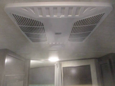 2019 Heartland Shadow Cruiser 240BHS