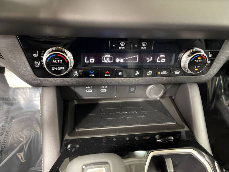 2026 Mitsubishi Outlander PHEV SEL
