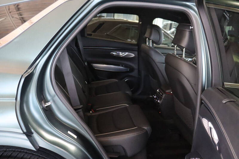 2023 Genesis GV70 2.5T Standard