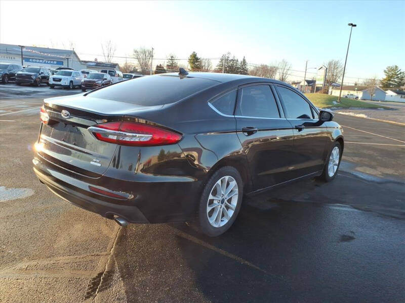2020 Ford Fusion SE