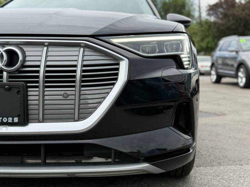 2019 Audi e-tron quattro Premium Plus