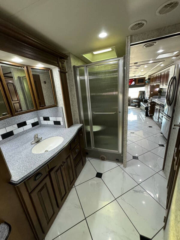 2012 Newmar Dutchstar 4354 ,  450hp, King Bed