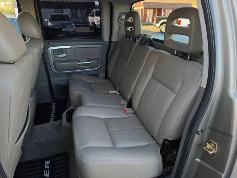 2006 Mitsubishi Raider XLS