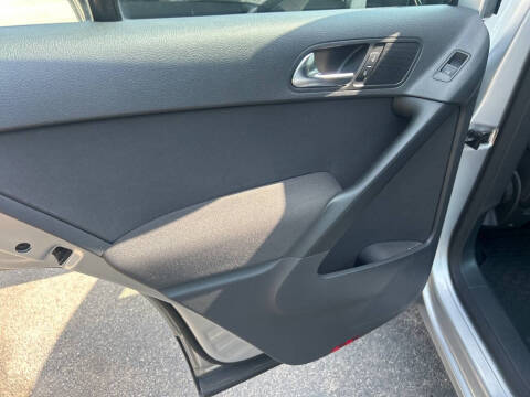 2011 Volkswagen Tiguan S 4Motion