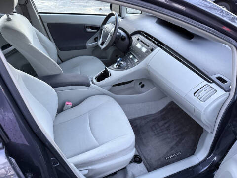 2010 Toyota Prius III